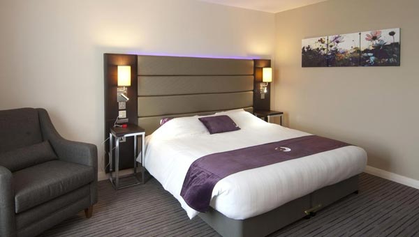 Premier Inn King's Cross London hotel room 2
