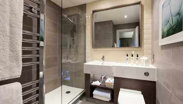 Staybridge Suites Vauxhall Bathroom
