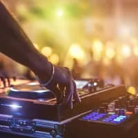 DJ