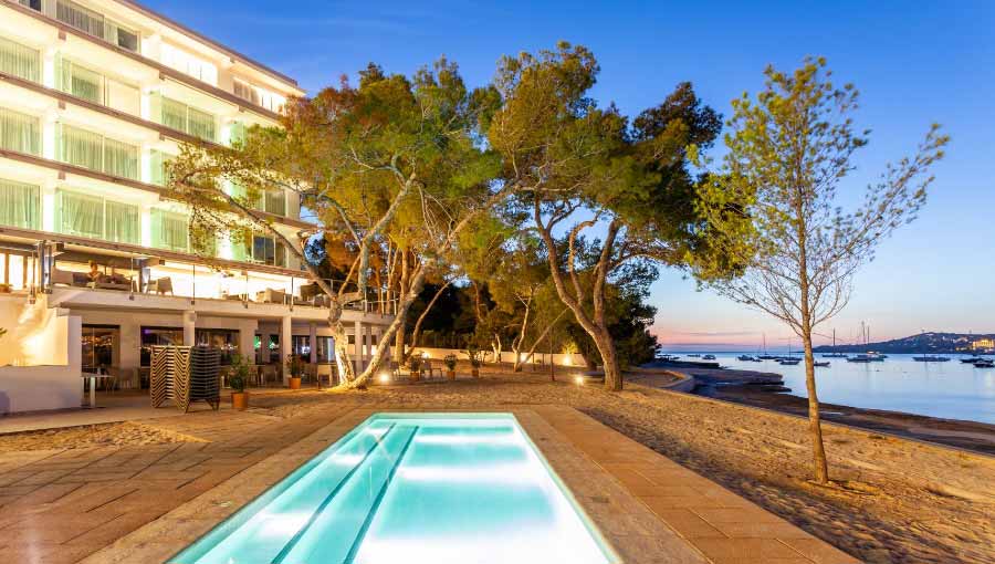 Els Pins Resort & Spa Evening