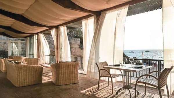 Insotel Club Tarida Playa bar view