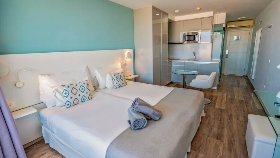 Coral Ocean View Swim Up Junior Suite