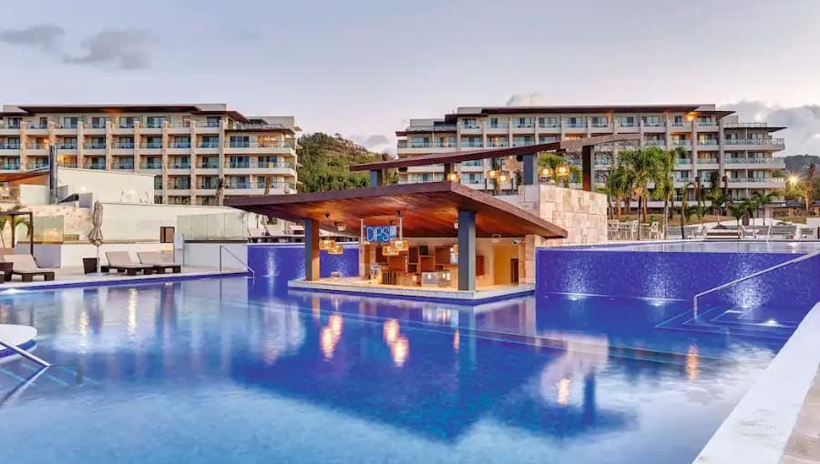 Royalton St Lucia Pool Bar 2