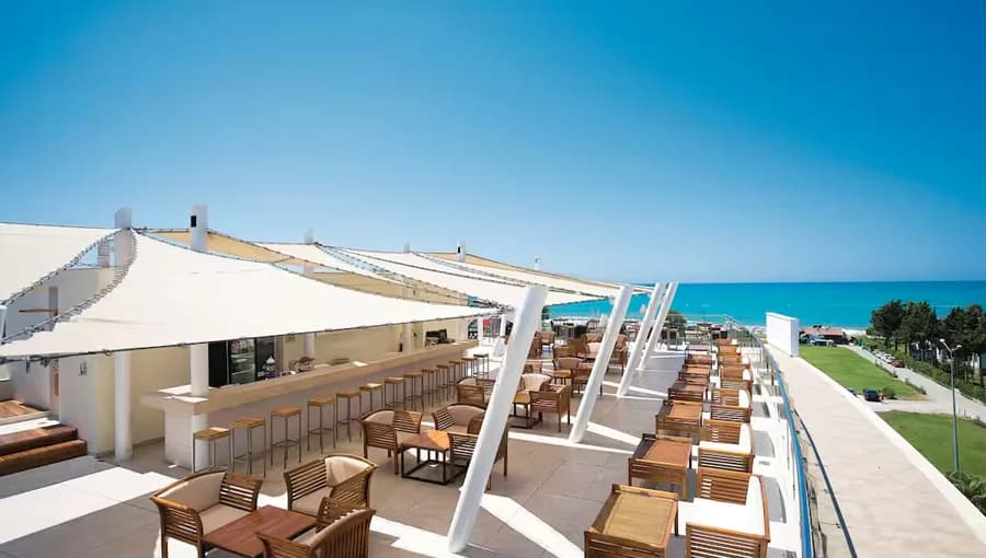 TUI BLUE Barut Andiz Sunset Bar