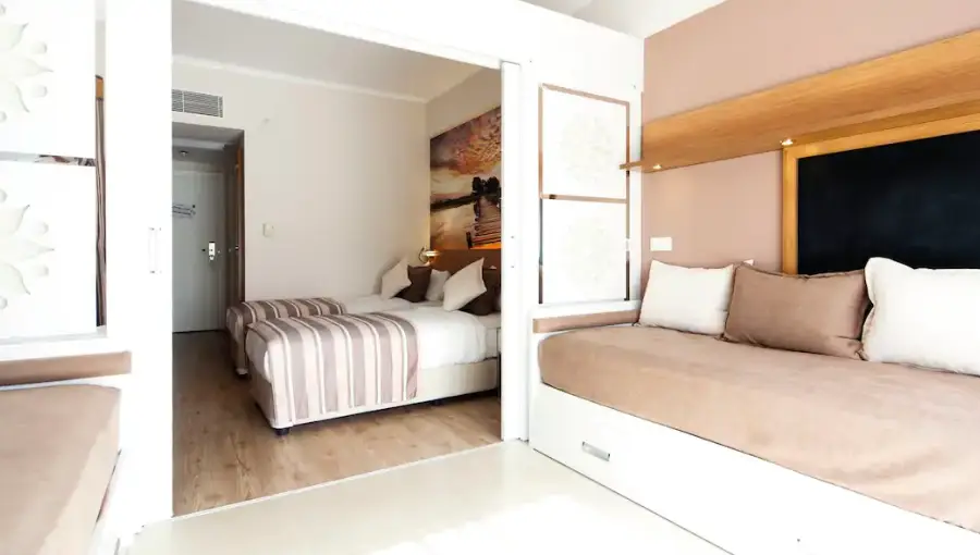 Holiday Village Turkey Family Room