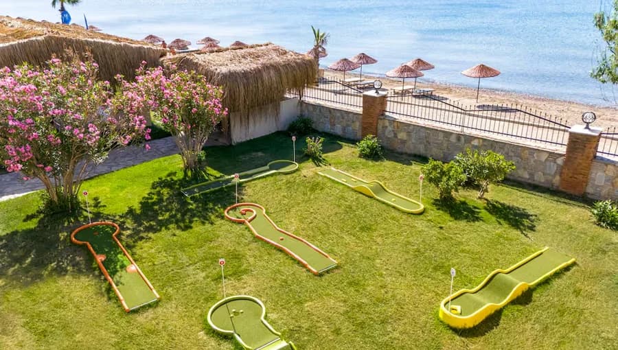 TUI BLUE Angora Beach Mini Golf