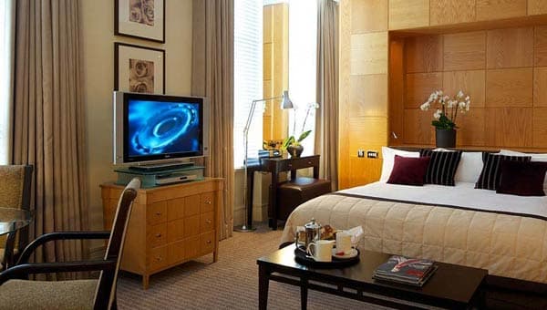 London Bridge Hotel Studio Suite