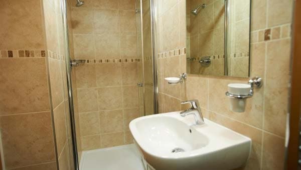 Luna Simone Hotel Bathroom