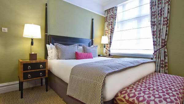 St Ermin's Hotel room