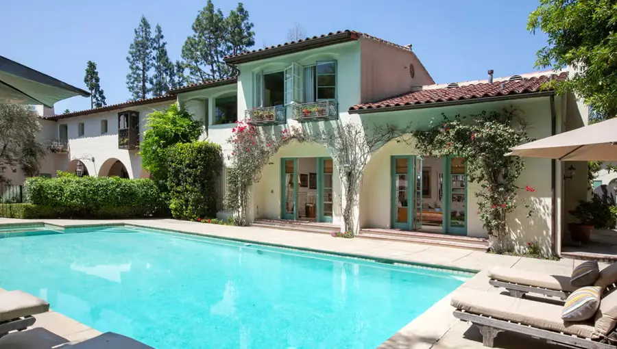 The Holiday House, California