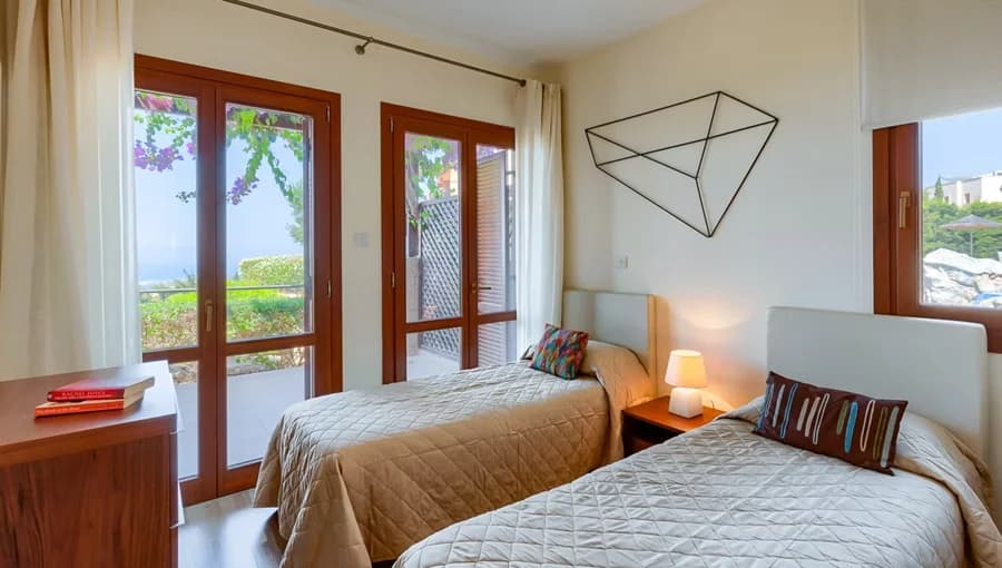 Aphrodite Hills Resort - Twin Room