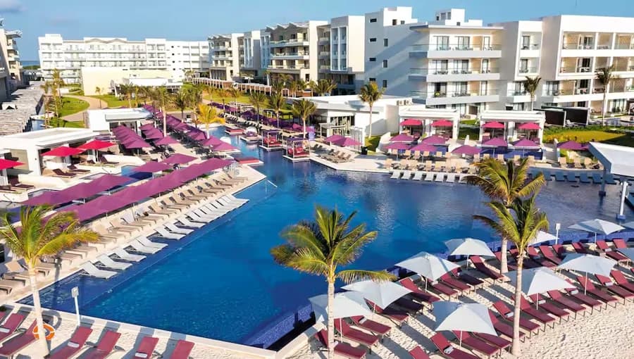 Planet Hollywood Cancun Pool