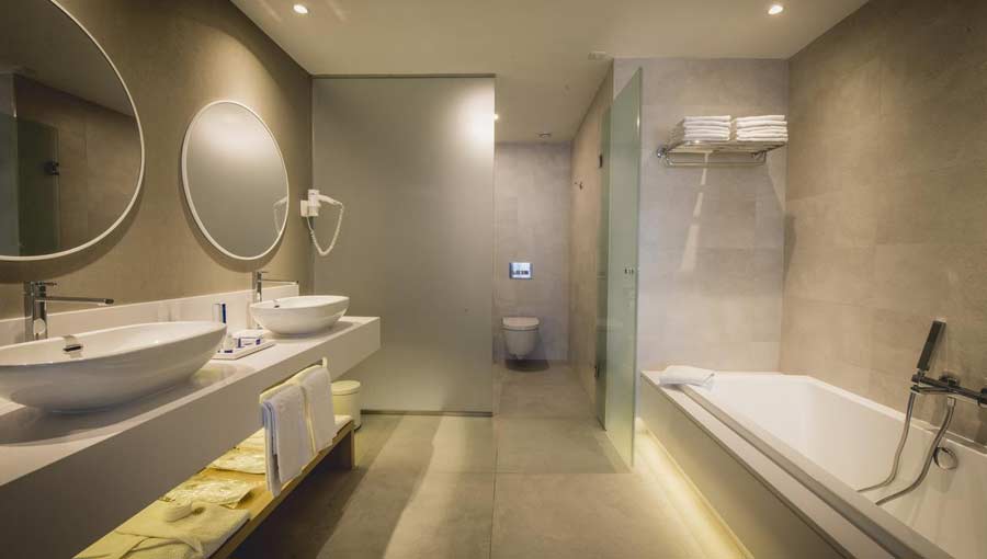Bahia Principe Explore Fantasia Bathroom