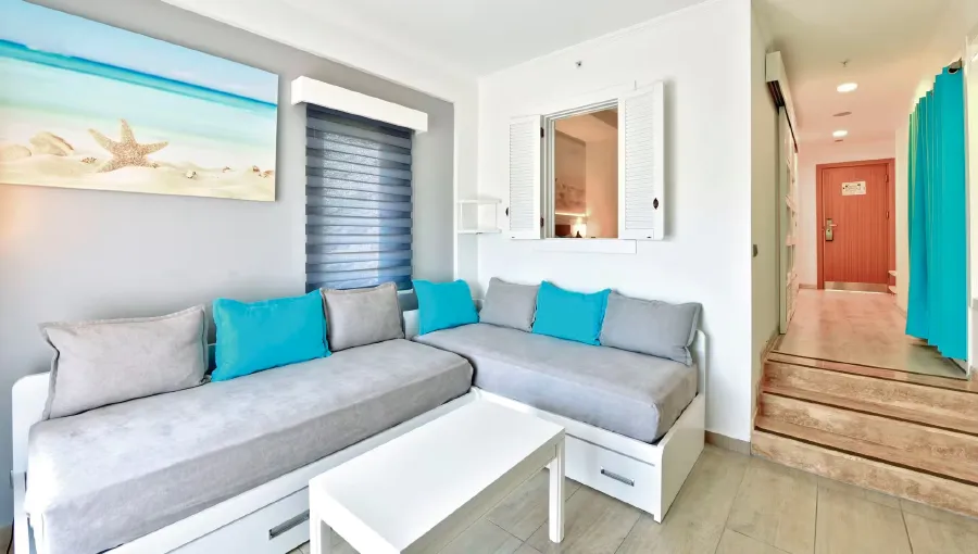 Large Family Holidays - TUI BLUE Tropical Family Suite