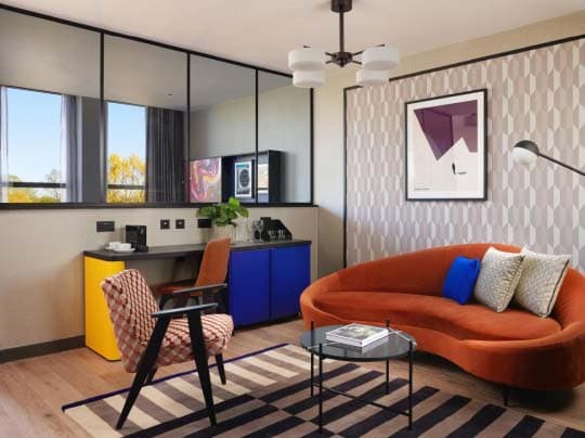 Mal Club Deluxe Room