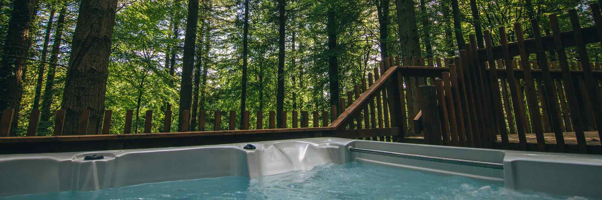 Lodges with hot tubs