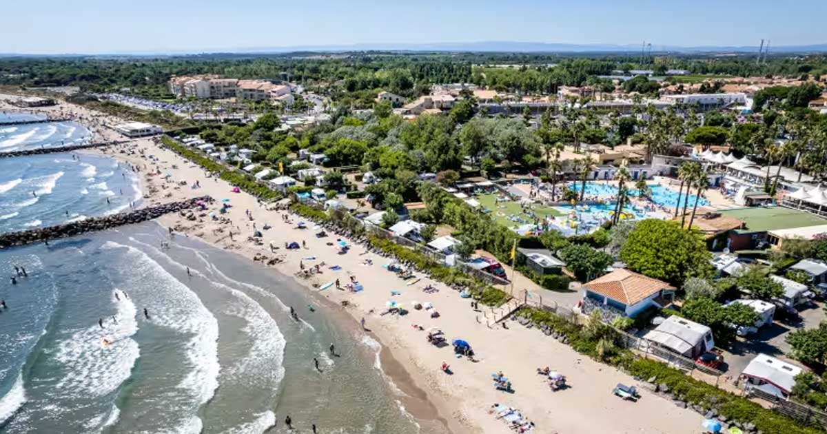Club Farret Beach