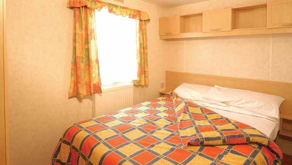 Parkdean Brynowen Holiday Park Barafundle Caravan Bedroom