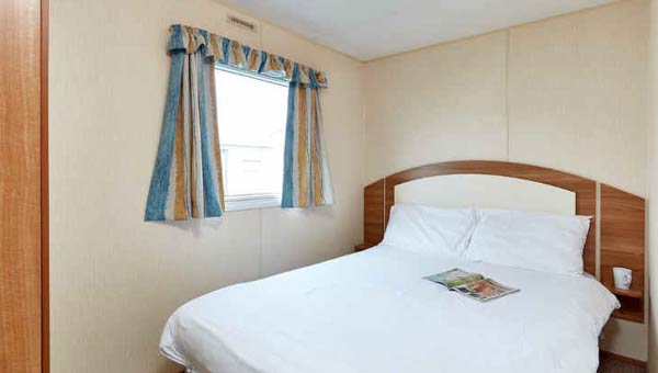 Parkdean Cayton Bay Holiday Park Caravan Bedroom