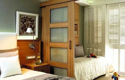 Deluxe Family Room With Partition