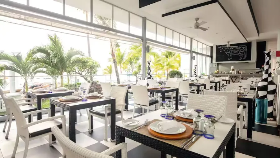 Best all inclusive hotels in Cancun - Hotel Riu Palace Las Americas Cancun Restaurant