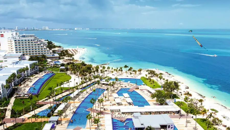 Best all inclusive resorts in Cancun - Hotel Riu Palace Peninsula Overview