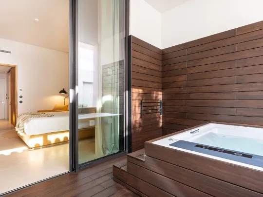 Standard Jacuzzi Room