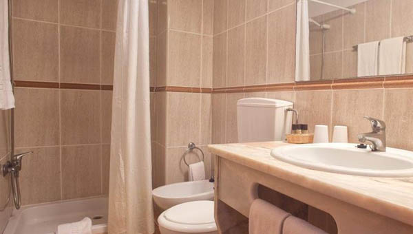 Interpass Zarco Apartments Bathroom