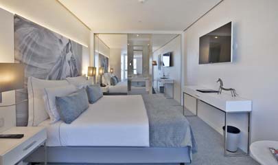 Hotel White