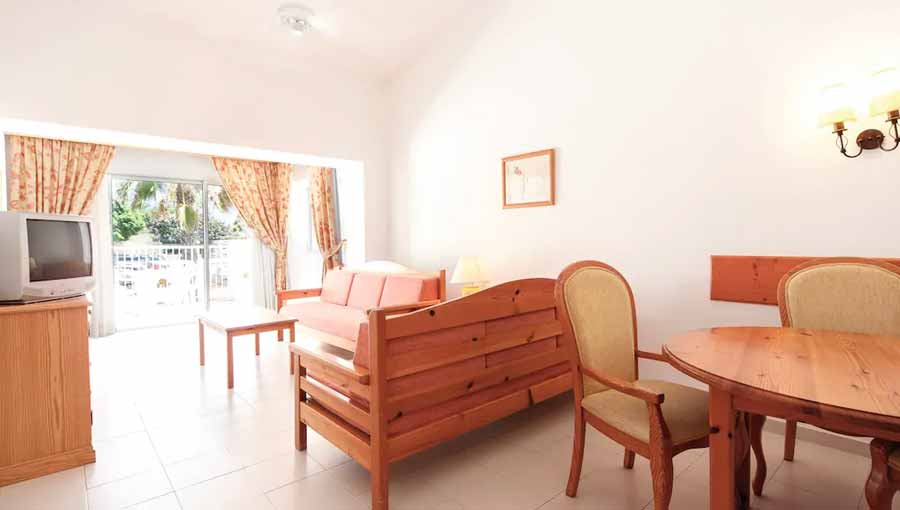 Riu Oliva Beach Resort family room