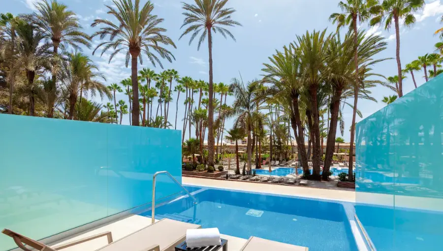 Top hotels with swim up rooms in Spain - Hotel Riu Palace Oasis Gran Canaria