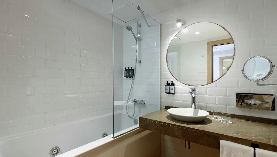 Grand Palladium White Island Resort & Spa bathroom