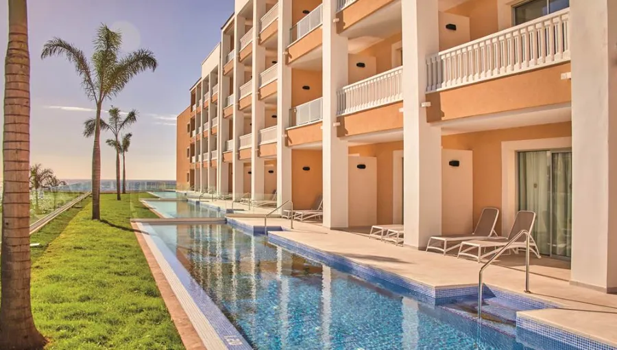 Best all inclusive hotels in Tenerife - Bahia Principe Fantasia Tenerife Swim Up Room