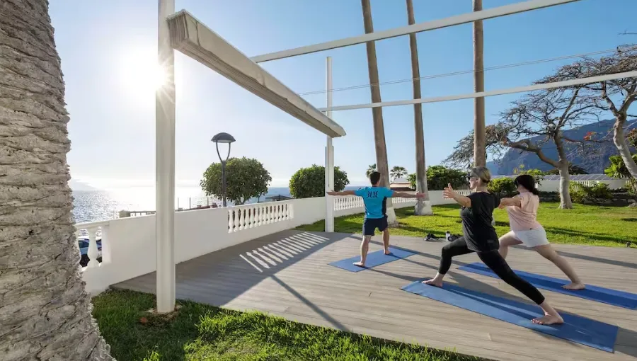 TUI BLUE Los Gigantes Yoga