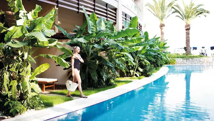 Paloma Pasha Swim Up Pool