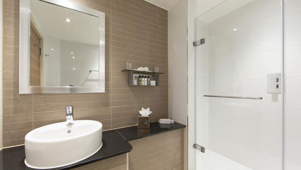 Amba Hotel Marble Arch bathroom