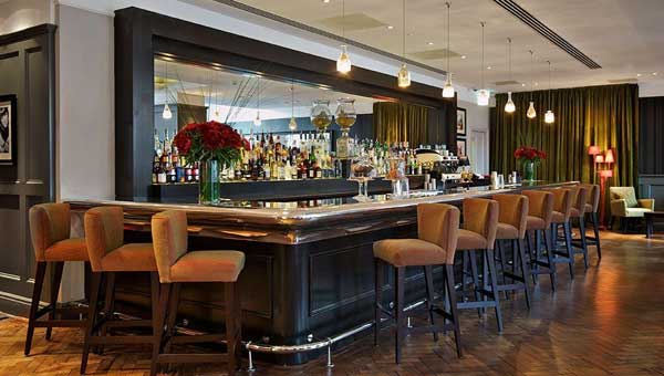 London Bridge Hotel bar