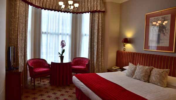 London Lodge Hotel Bedroom