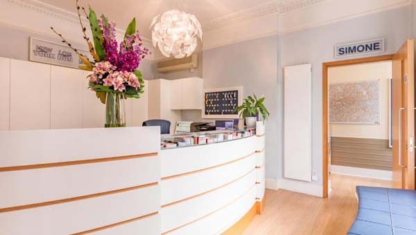 Luna Simone Hotel Reception