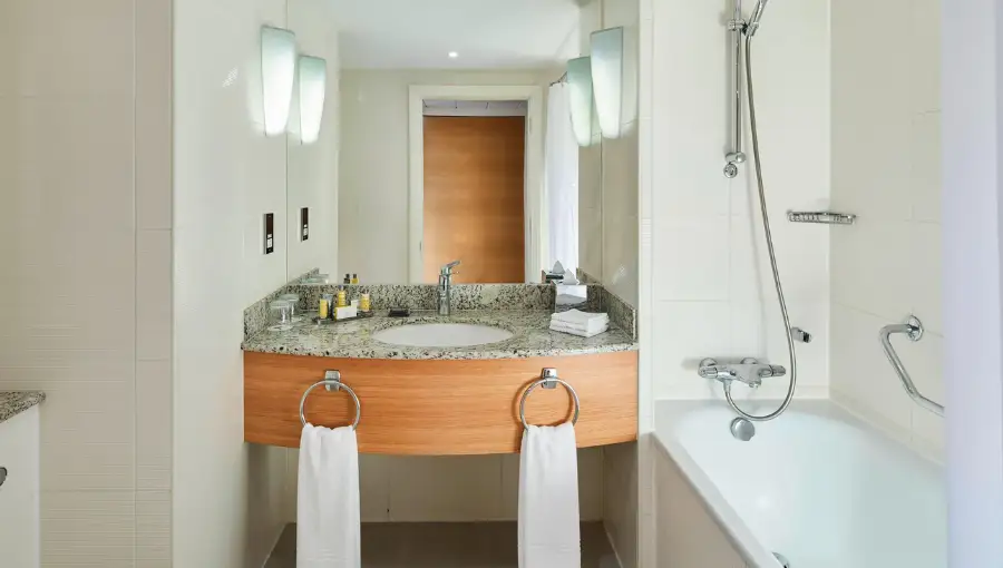 Marriott West India Quay Bathroom