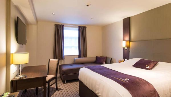 Premier Inn King's Cross London hotel-room