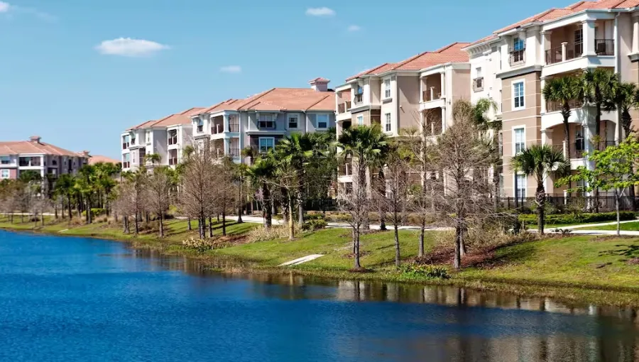 Hotels near International Drive - Vista Cay Resort Orlando Lake